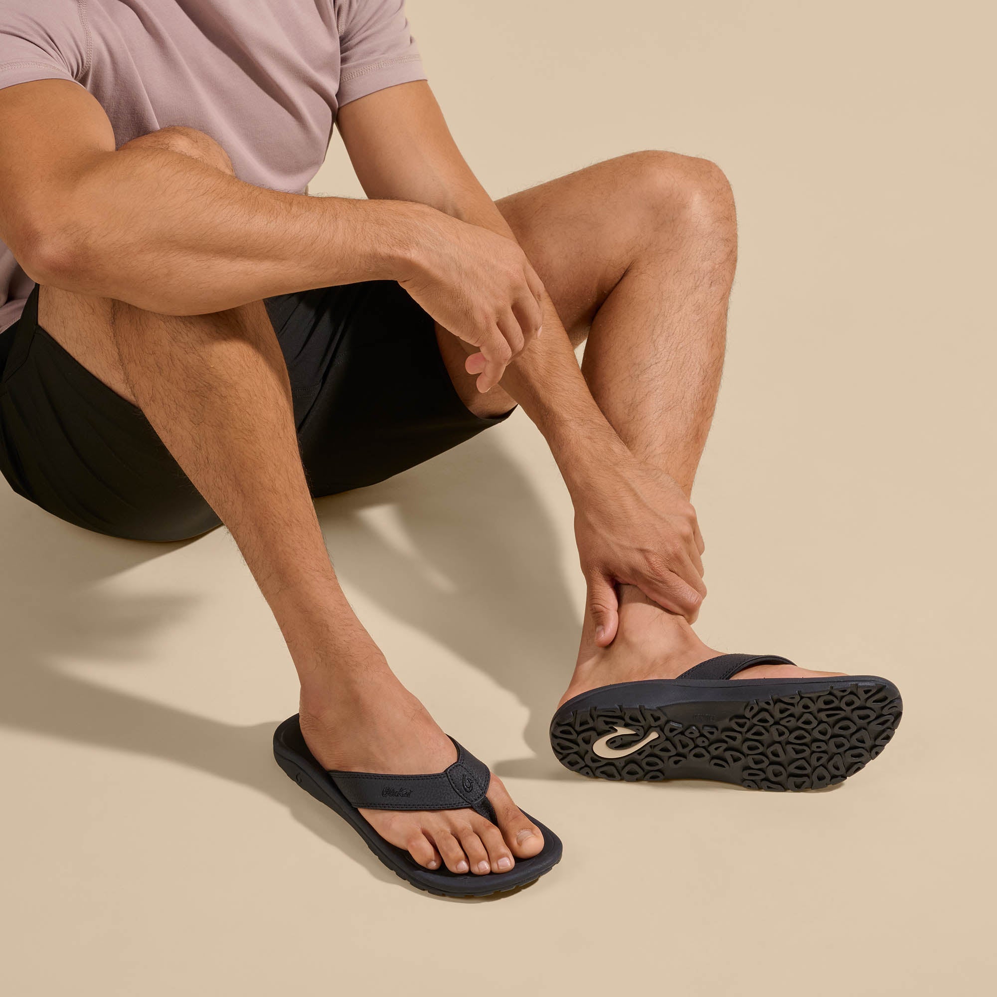 Ohana - Black - Image 5
